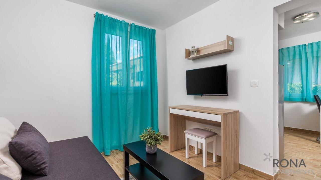 Follow Me Apartment